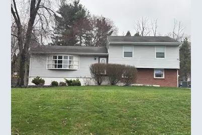 5 Verplanck Avenue, Hopewell Junction, NY 12533 - Photo 2