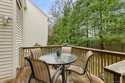 17 Stone Gate Court, Smithtown, NY 11787 - Photo 18
