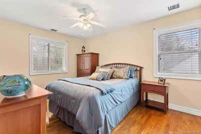 17 Stone Gate Court, Smithtown, NY 11787 - Photo 12