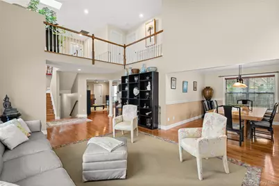 17 Stone Gate Court, Smithtown, NY 11787 - Photo 4