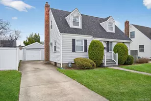 23 S Elm St, Hicksville, NY 11801 - Photo 4