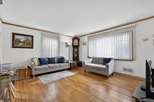 23 S Elm St, Hicksville, NY 11801 - Photo 8