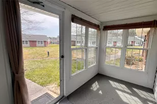 72 Enfield Ct, Ridge, NY 11961 - Photo 4