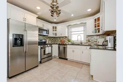 472 Kirkman Avenue, Elmont, NY 11003 - Photo 8