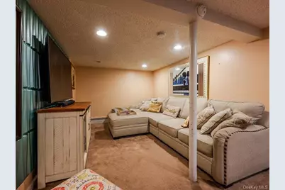 472 Kirkman Avenue, Elmont, NY 11003 - Photo 16