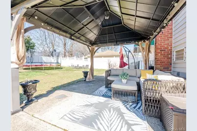 472 Kirkman Avenue, Elmont, NY 11003 - Photo 22