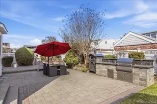 263 James St, Franklin Square, NY 11010 - Photo 22