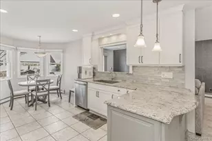 263 James St, Franklin Square, NY 11010 - Photo 8