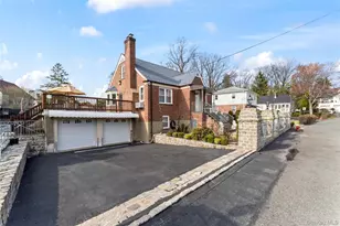 18 Butler Pl, Yonkers, NY 10710 - Photo 2