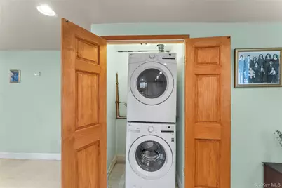 18 Butler Place, Yonkers, NY 10710 - Photo 38