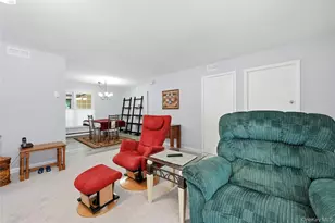 204 Belfast Ln, Ridge, NY 11961 - Photo 8