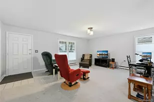 204 Belfast Ln, Ridge, NY 11961 - Photo 4