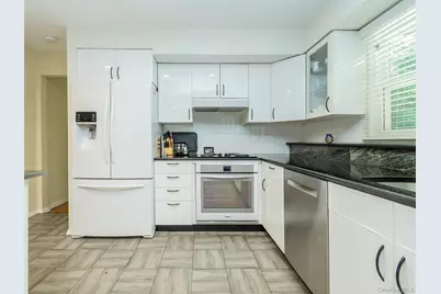 8 Laurel Way, Sea Cliff, NY 11579 - Photo 14