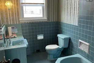 125 W Hoffman Ave, Lindenhurst, NY 11757 - Photo 10