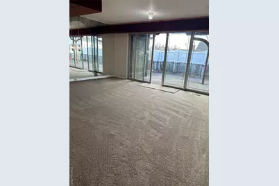 125 W Hoffman Avenue, Lindenhurst, NY 11757 - Photo 2