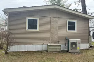 525/159 Riverleigh Ave, Riverhead, NY 11901 - Photo 2