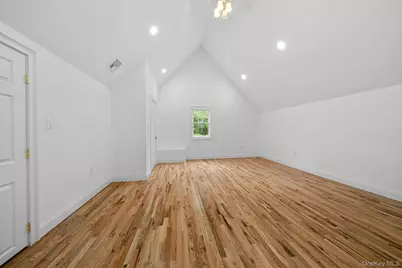 17 Nadworny Lane, Stony Brook, NY 11790 - Photo 28