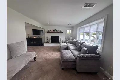 218 Ocean Avenue, Northport, NY 11768 - Photo 2