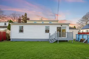 21 Linden Blvd, Hicksville, NY 11801 - Photo 2