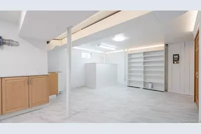 21 Linden Boulevard, Hicksville, NY 11801 - Photo 12