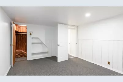 21 Linden Boulevard, Hicksville, NY 11801 - Photo 14