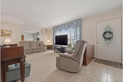 46 Bedford Avenue, Massapequa, NY 11758 - Photo 4