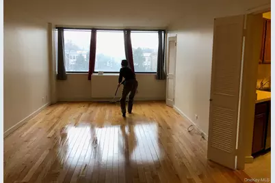 1 Bay Club Drive #4Y, Bayside, NY 11360 - Photo 2