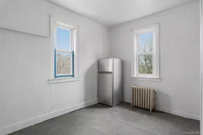 128 Parkway N, Yonkers, NY 10704 - Photo 16