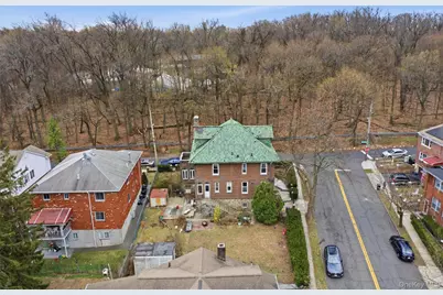 128 Parkway N, Yonkers, NY 10704 - Photo 48