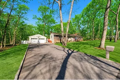 34 Giant Oak Road, Ridge, NY 11961 - Photo 4