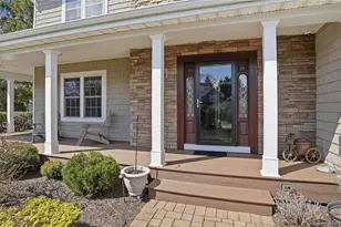 5 Clemens Ct, East Setauket, NY 11733 - Photo 2