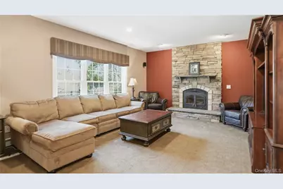 5 Clemens Court, East Setauket, NY 11733 - Photo 8