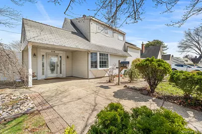 116 Red Maple Drive N, Levittown, NY 11756 - Photo 2