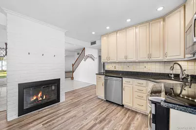 116 Red Maple Drive N, Levittown, NY 11756 - Photo 8