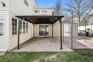 116 Red Maple Dr N, Levittown, NY 11756 - Photo 28