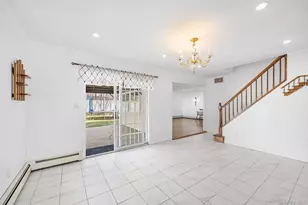 116 Red Maple Dr N, Levittown, NY 11756 - Photo 24