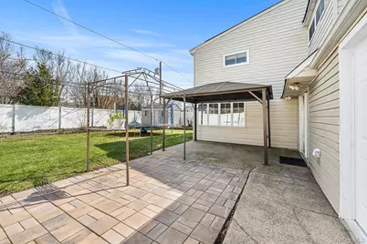 116 Red Maple Drive N, Levittown, NY 11756 - Photo 4