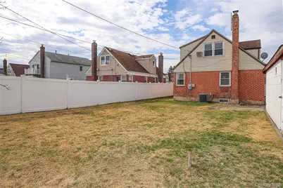 230 S King Street, Elmont, NY 11003 - Photo 20