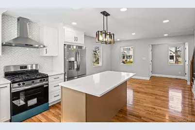 19 Rugby Road, Merrick, NY 11566 - Photo 12