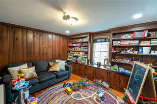 23 Pinetree Ln, Old Westbury, NY 11568 - Photo 12
