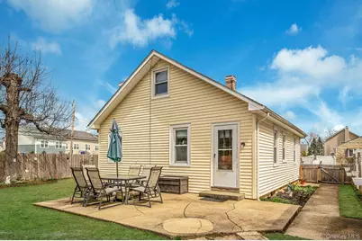 1 William Street, East Northport, NY 11731 - Photo 6