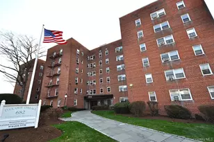 682 Tuckahoe Rd, Yonkers, NY 10710 - Photo 2