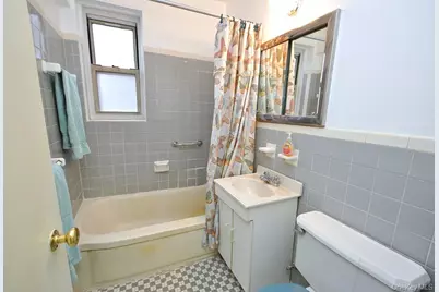 682 Tuckahoe Road #5H, Yonkers, NY 10710 - Photo 16