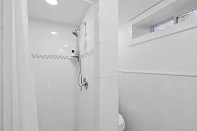 250 Oak Road, New Suffolk, NY 11956 - Photo 14