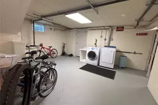 37 Spruce St, Great Neck, NY 11021 - Photo 16