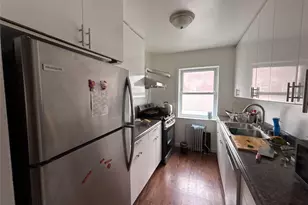 37 Spruce St, Great Neck, NY 11021 - Photo 4