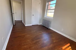 37 Spruce St, Great Neck, NY 11021 - Photo 6