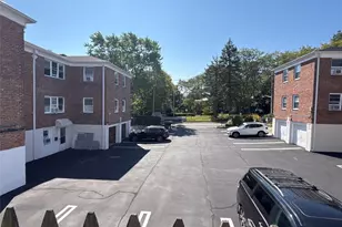 37 Spruce St, Great Neck, NY 11021 - Photo 12