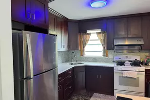 85-60 261st St, Floral Park, NY 11001 - Photo 2