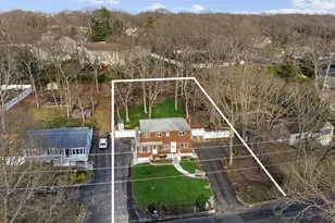 653 Meadow Rd, Smithtown, NY 11787 - Photo 6